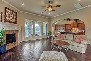 82 E Crystal Canyon Cir, The Woodlands, TX 77389 - Photo 9