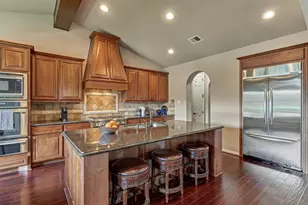 82 E Crystal Canyon Cir, The Woodlands, TX 77389 - Photo 11