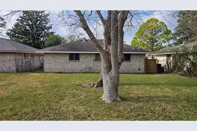 11046 Spottswood Drive, Houston, TX 77016 - Photo 17