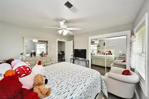 5758 Meadow Creek Ln, Houston, TX 77017 - Photo 31