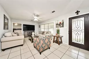 5758 Meadow Creek Ln, Houston, TX 77017 - Photo 7