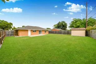 5758 Meadow Creek Ln, Houston, TX 77017 - Photo 37
