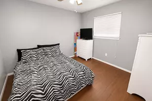 1100 Cactus St, Baytown, TX 77521 - Photo 13