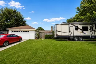 1100 Cactus St, Baytown, TX 77521 - Photo 17