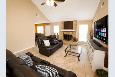 1100 Cactus Street, Baytown, TX 77521 - Photo 5