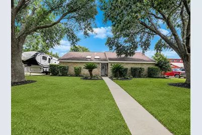 1100 Cactus Street, Baytown, TX 77521 - Photo 1