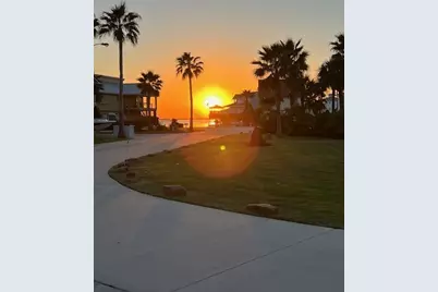 146 Tamana Drive, Galveston, TX 77554 - Photo 37