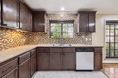 5326 Pagewood Lane, Houston, TX 77056 - Photo 13