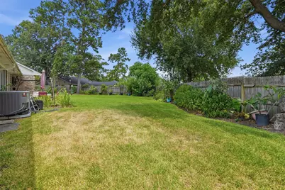 3508 Camelot Street, Baytown, TX 77521 - Photo 29