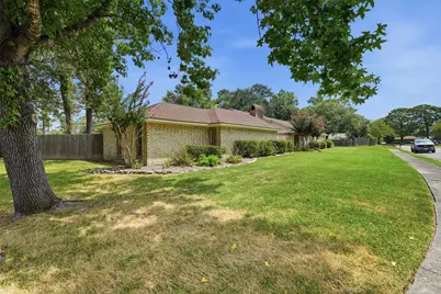 3508 Camelot Street, Baytown, TX 77521 - Photo 3