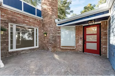 33 Crystal Lake Lane, The Woodlands, TX 77380 - Photo 5