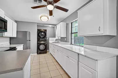 11927 Flushing Meadows Drive, Houston, TX 77089 - Photo 11