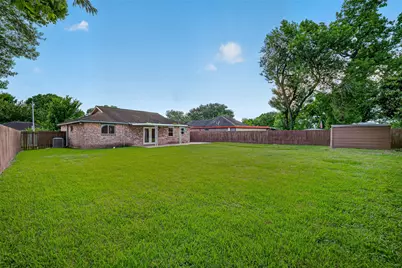 11927 Flushing Meadows Drive, Houston, TX 77089 - Photo 33