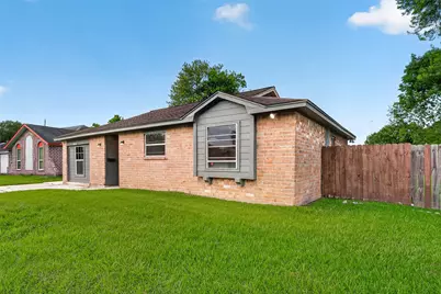 11927 Flushing Meadows Drive, Houston, TX 77089 - Photo 3