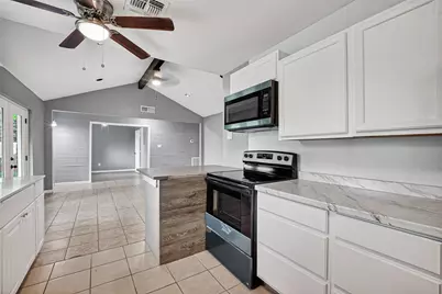 11927 Flushing Meadows Drive, Houston, TX 77089 - Photo 17