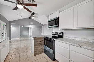 11927 Flushing Meadows Dr, Houston, TX 77089 - Photo 17