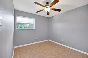 11927 Flushing Meadows Dr, Houston, TX 77089 - Photo 27