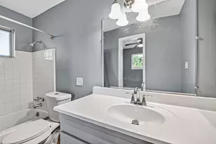 11927 Flushing Meadows Dr, Houston, TX 77089 - Photo 19