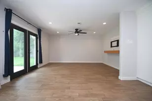 9715 Greenwillow St, Houston, TX 77096 - Photo 5