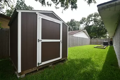 9715 Greenwillow Street, Houston, TX 77096 - Photo 19