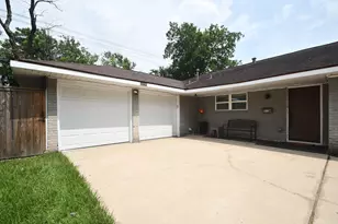 9715 Greenwillow St, Houston, TX 77096 - Photo 1