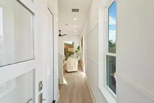 225 Noras Ln, Houston, TX 77022 - Photo 3