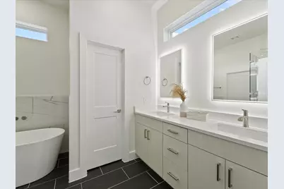 225 Noras Lane #E, Houston, TX 77022 - Photo 19