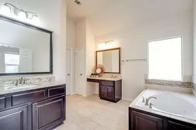 2710 Shadybrook Meadow Drive, Houston, TX 77080 - Photo 23