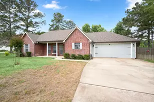 10807 Amar Dr, Conroe, TX 77303 - Photo 3