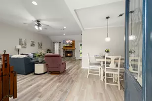 10807 Amar Dr, Conroe, TX 77303 - Photo 9