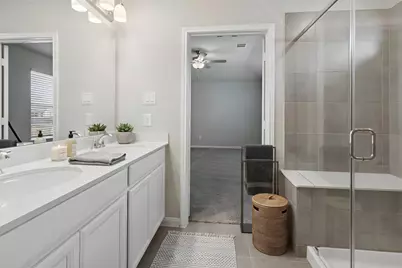 2046 West Darlington Oak Ct, Conroe, TX 77304 - Photo 15