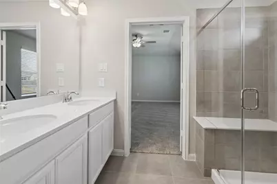 2046 West Darlington Oak Ct, Conroe, TX 77304 - Photo 13