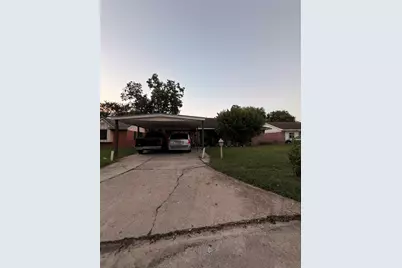 5715 Waterford Drive, Houston, TX 77033 - Photo 3