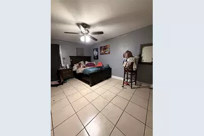 5715 Waterford Drive, Houston, TX 77033 - Photo 13
