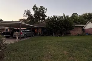 5715 Waterford Dr, Houston, TX 77033 - Photo 1