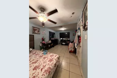 5715 Waterford Drive, Houston, TX 77033 - Photo 21