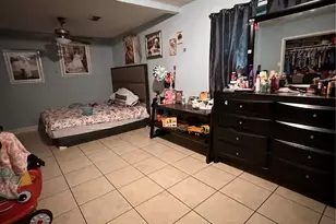 5715 Waterford Dr, Houston, TX 77033 - Photo 23