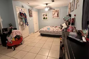 5715 Waterford Dr, Houston, TX 77033 - Photo 19