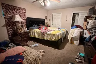 5715 Waterford Dr, Houston, TX 77033 - Photo 9