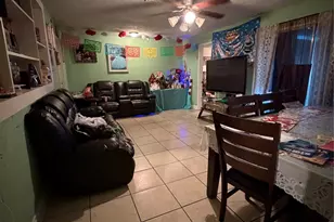 5715 Waterford Dr, Houston, TX 77033 - Photo 11