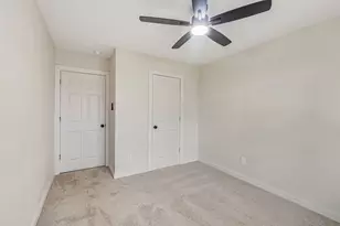 5506 Elm Tree Dr, Houston, TX 77048 - Photo 11