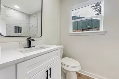 5506 Elm Tree Drive, Houston, TX 77048 - Photo 9