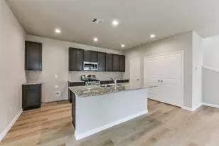 3842 Sugardale St, Baytown, TX 77521 - Photo 9