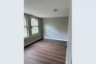 5914 Ridgeway Drive, Houston, TX 77033 - Photo 19