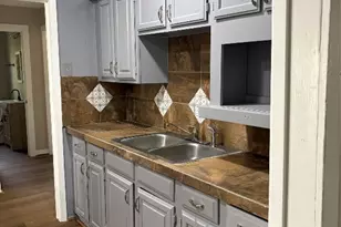 5914 Ridgeway Dr, Houston, TX 77033 - Photo 7