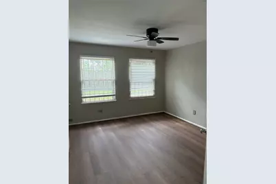 5914 Ridgeway Drive, Houston, TX 77033 - Photo 15