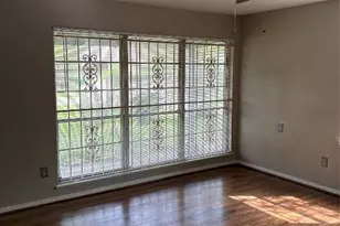 5914 Ridgeway Dr, Houston, TX 77033 - Photo 3