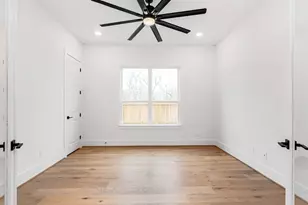 1919 Cathedral Bend Drive, Missouri City, TX 77459 - Photo 11