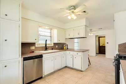3413 Glen Haven Drive, Bay City, TX 77414 - Photo 9