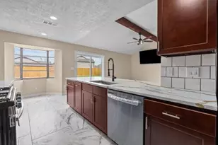 11007 Green Arbor Dr, Houston, TX 77089 - Photo 31